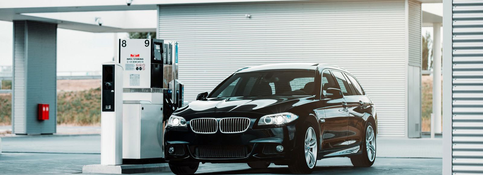 Electric_Car_Charging_S_0304_0.jpg.